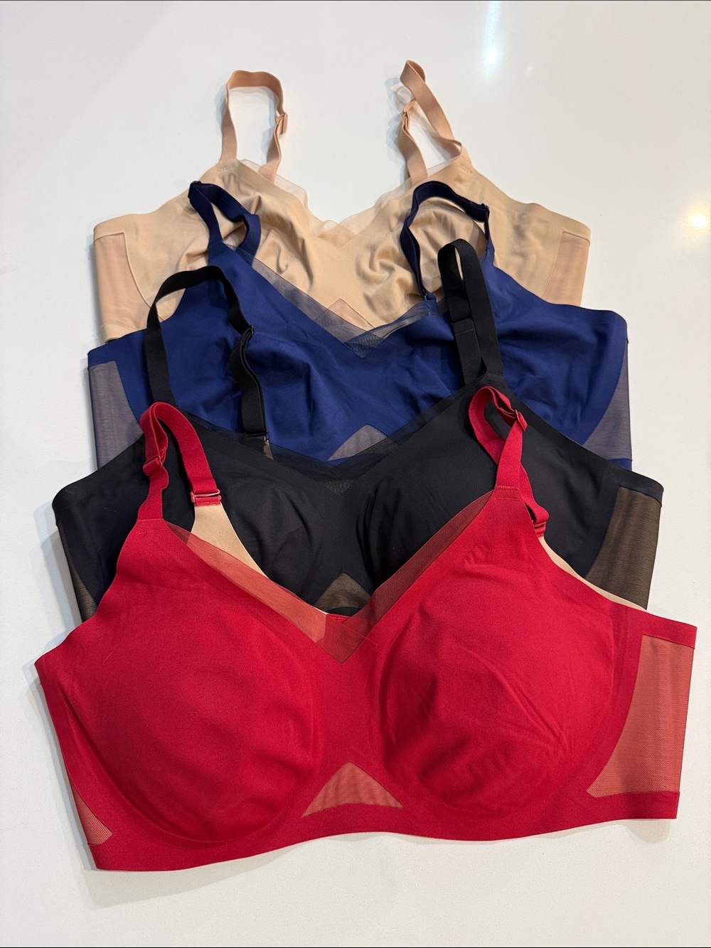 Honeylove Seamless Crossover Bra Set in Red, Black, Navy, and Nude | Size L